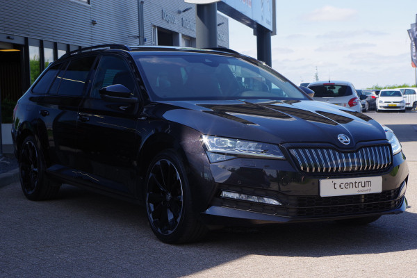 Škoda Superb Combi 1.4 TSI iV Sportline Business 218 PK PHEV, Panoramadak, Trekhaak, Winterpakket,