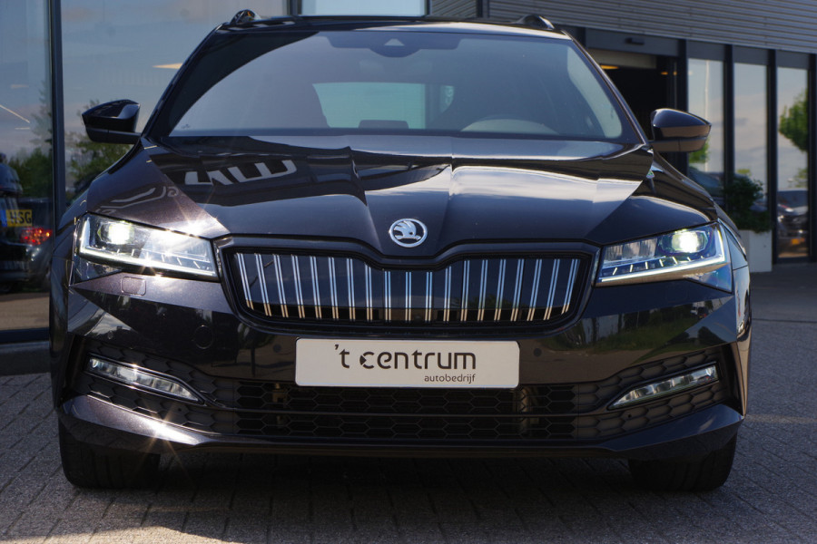 Škoda Superb Combi 1.4 TSI iV Sportline Business 218 PK PHEV, Panoramadak, Trekhaak, Winterpakket,