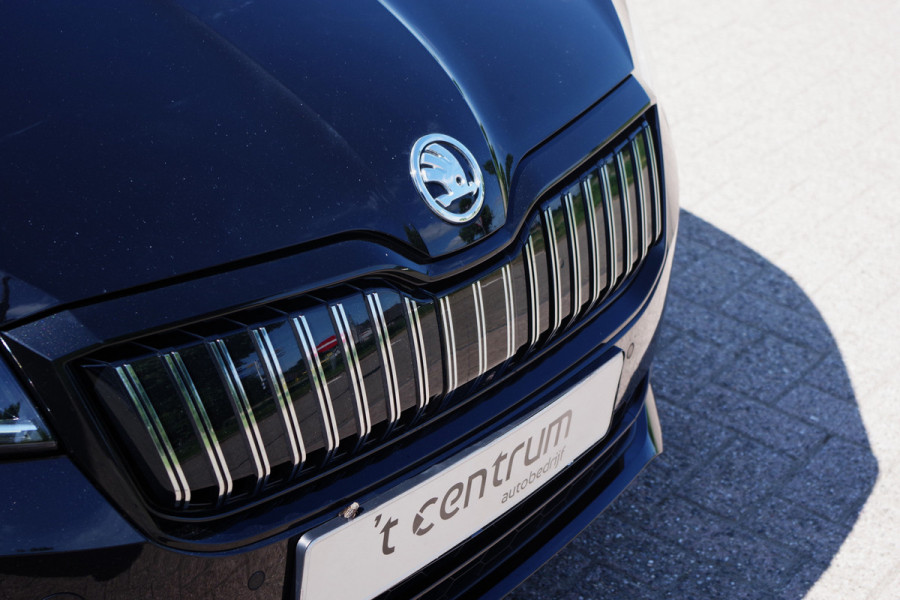 Škoda Superb Combi 1.4 TSI iV Sportline Business 218 PK PHEV, Panoramadak, Trekhaak, Winterpakket,
