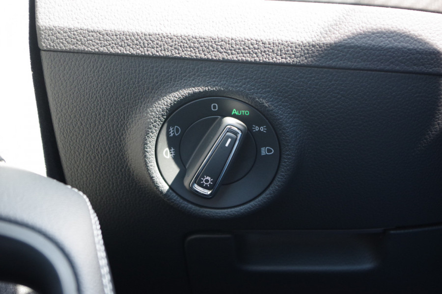 Škoda Superb Combi 1.4 TSI iV Sportline Business 218 PK PHEV, Panoramadak, Trekhaak, Winterpakket,