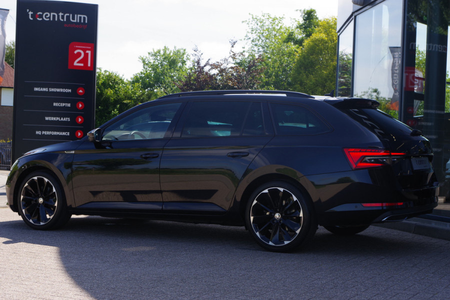 Škoda Superb Combi 1.4 TSI iV Sportline Business 218 PK PHEV, Panoramadak, Trekhaak, Winterpakket,