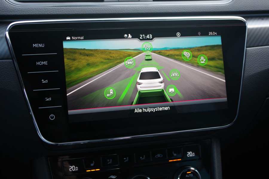 Škoda Superb Combi 1.4 TSI iV Sportline Business 218 PK PHEV, Panoramadak, Trekhaak, Winterpakket,