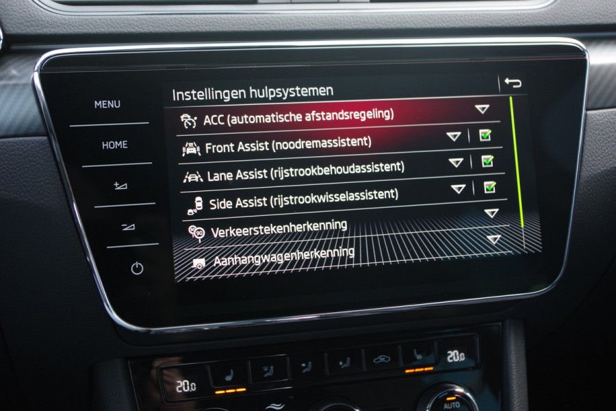 Škoda Superb Combi 1.4 TSI iV Sportline Business 218 PK PHEV, Panoramadak, Trekhaak, Winterpakket,