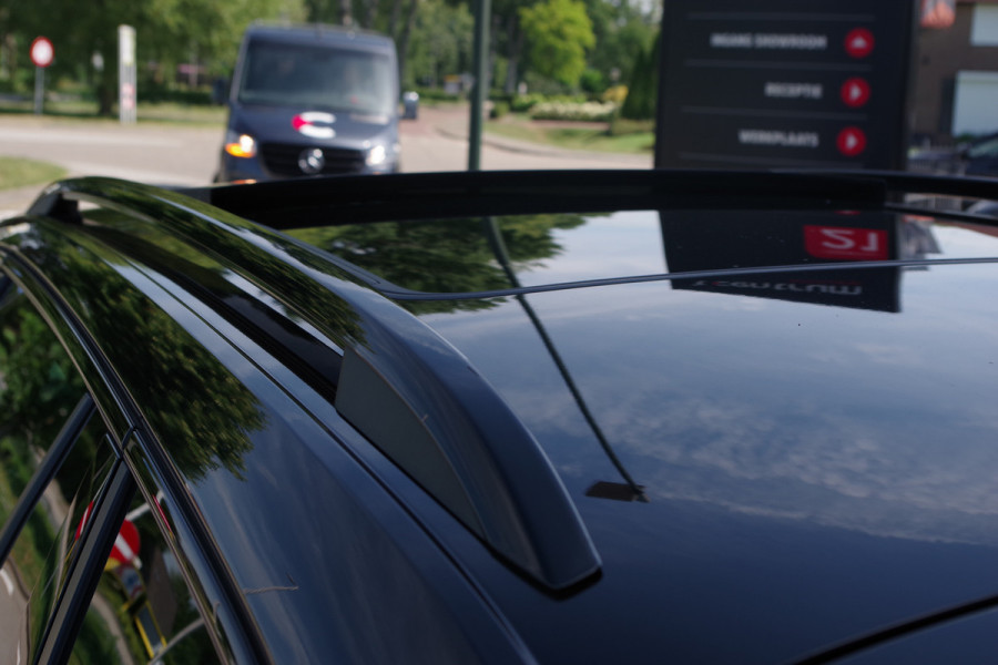 Škoda Superb Combi 1.4 TSI iV Sportline Business 218 PK PHEV, Panoramadak, Trekhaak, Winterpakket,