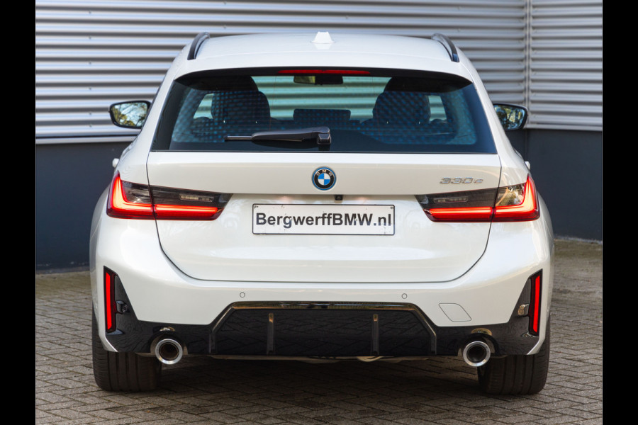 BMW 3 Serie Touring 330e M-Sport - ACC - Trekhaak - Hifi - Stuurwiel verwarmd - Camera