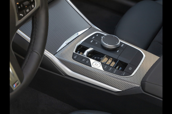 BMW 3 Serie Touring 330e M-Sport - ACC - Trekhaak - Hifi - Stuurwiel verwarmd - Camera