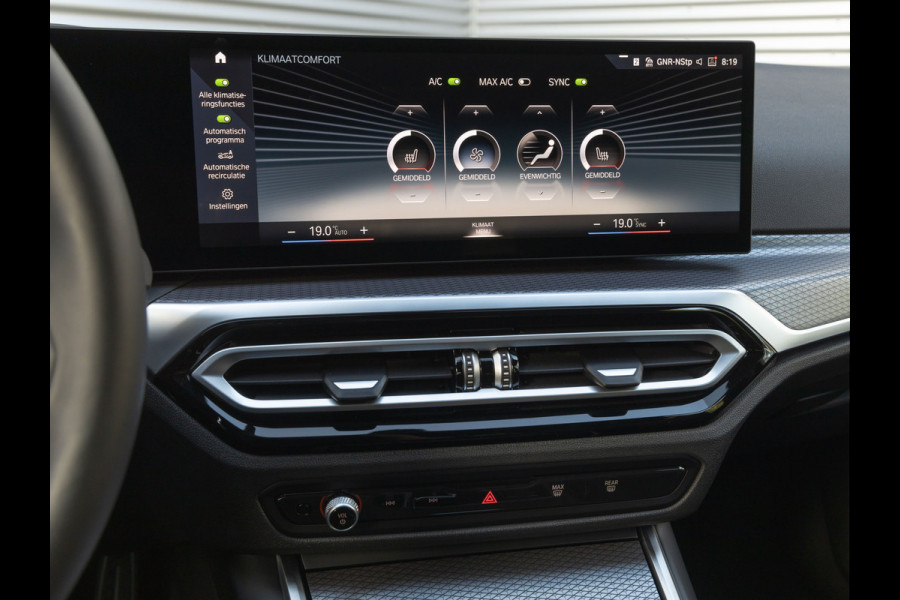 BMW 3 Serie Touring 330e M-Sport - ACC - Trekhaak - Hifi - Stuurwiel verwarmd - Camera