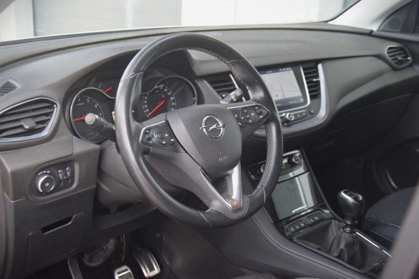 Opel Grandland X 1.2 Turbo Business Executive COMFORT STOELEN/DAKRAILS/RADIO-CD