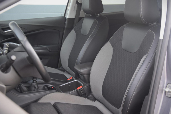 Opel Grandland X 1.2 Turbo Business Executive COMFORT STOELEN/DAKRAILS/RADIO-CD