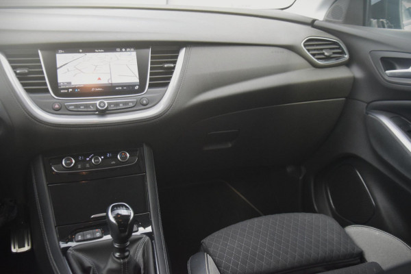 Opel Grandland X 1.2 Turbo Business Executive COMFORT STOELEN/DAKRAILS/RADIO-CD