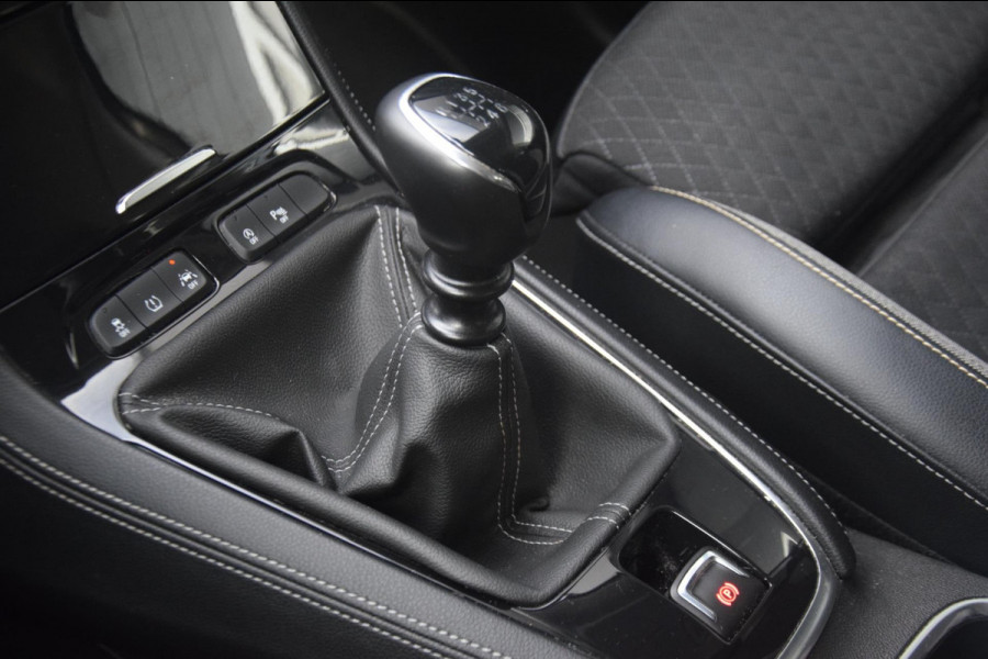 Opel Grandland X 1.2 Turbo Business Executive COMFORT STOELEN/DAKRAILS/RADIO-CD