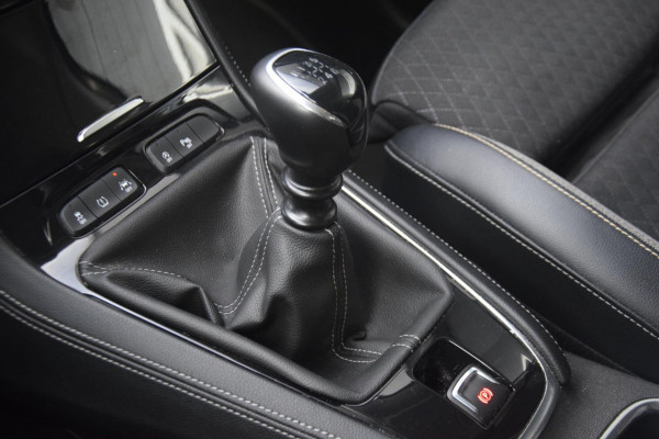 Opel Grandland X 1.2 Turbo Business Executive COMFORT STOELEN/DAKRAILS/RADIO-CD