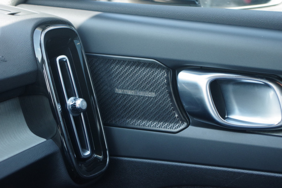 Volvo XC40 1.5 T5 263 PK Recharge Inscription PHEV, Leder, Trekhaak, 360 Camera, H/K Sound