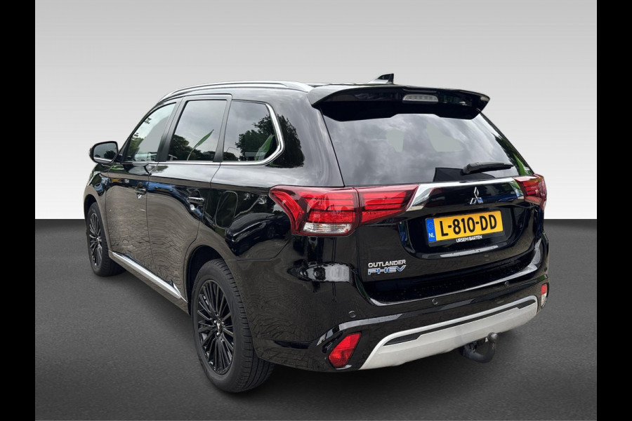 Mitsubishi Outlander 2.4 PHEV LIMITED + adaptive cruise controle | elektrische achterklep | Tom Tom | verwarmbaar stuurwiel