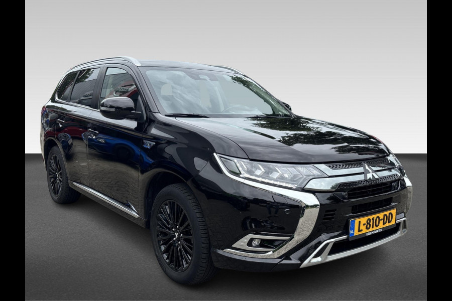Mitsubishi Outlander 2.4 PHEV LIMITED + adaptive cruise controle | elektrische achterklep | Tom Tom | verwarmbaar stuurwiel