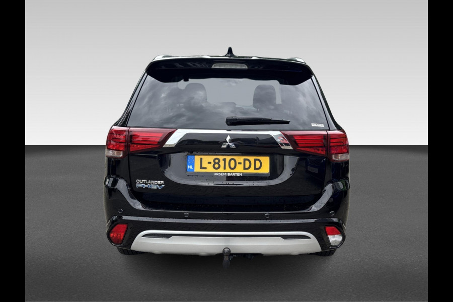 Mitsubishi Outlander 2.4 PHEV LIMITED + adaptive cruise controle | elektrische achterklep | Tom Tom | verwarmbaar stuurwiel
