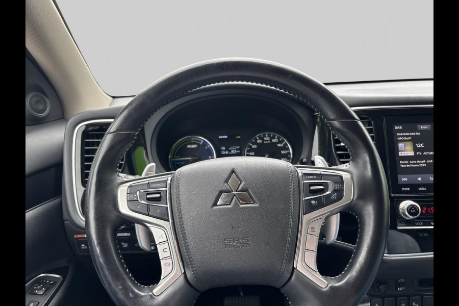 Mitsubishi Outlander 2.4 PHEV LIMITED + adaptive cruise controle | elektrische achterklep | Tom Tom | verwarmbaar stuurwiel