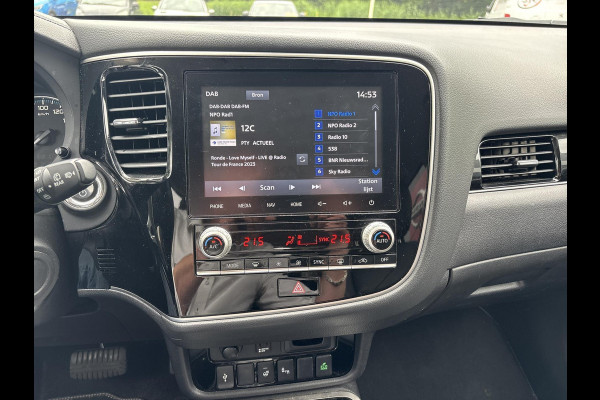 Mitsubishi Outlander 2.4 PHEV LIMITED + adaptive cruise controle | elektrische achterklep | Tom Tom | verwarmbaar stuurwiel