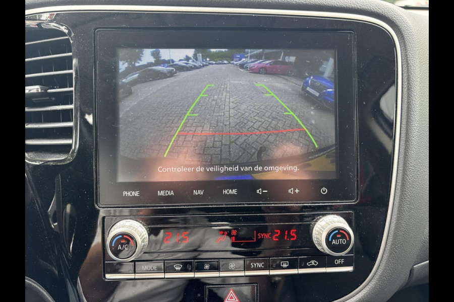 Mitsubishi Outlander 2.4 PHEV LIMITED + adaptive cruise controle | elektrische achterklep | Tom Tom | verwarmbaar stuurwiel