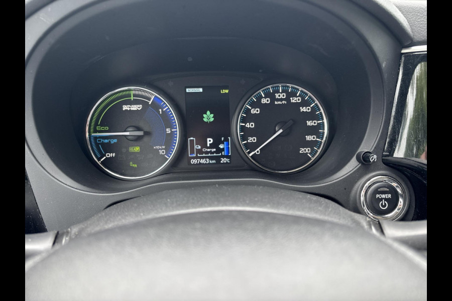 Mitsubishi Outlander 2.4 PHEV LIMITED + adaptive cruise controle | elektrische achterklep | Tom Tom | verwarmbaar stuurwiel