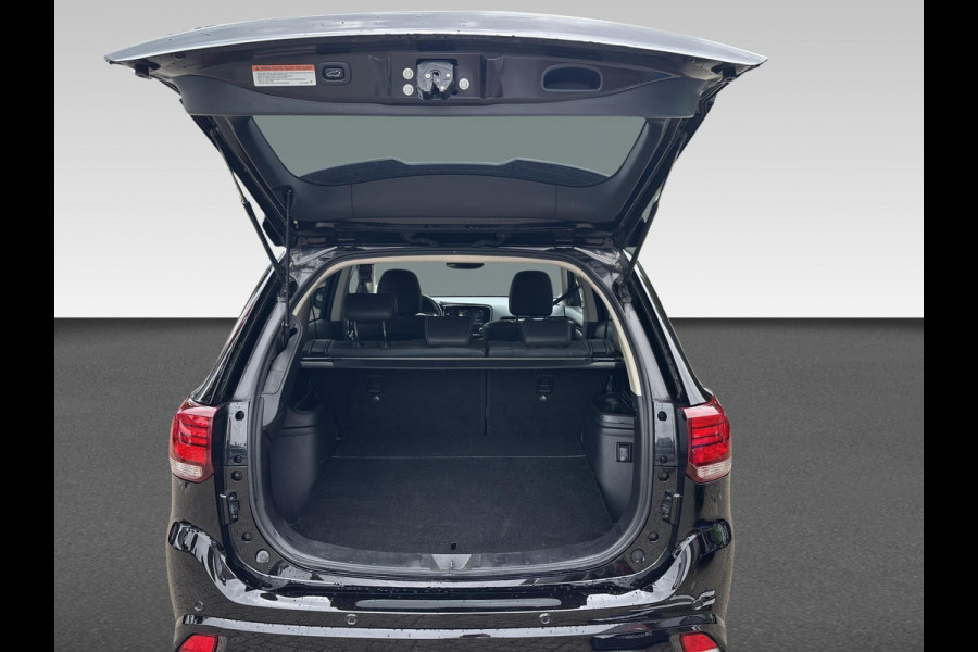Mitsubishi Outlander 2.4 PHEV LIMITED + adaptive cruise controle | elektrische achterklep | Tom Tom | verwarmbaar stuurwiel