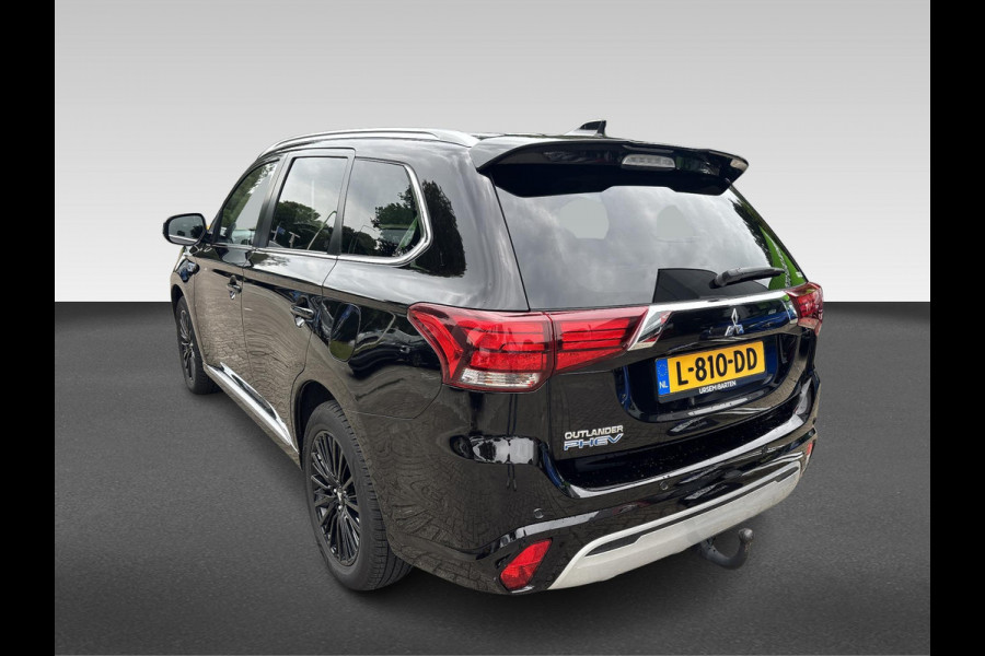 Mitsubishi Outlander 2.4 PHEV LIMITED + adaptive cruise controle | elektrische achterklep | Tom Tom | verwarmbaar stuurwiel