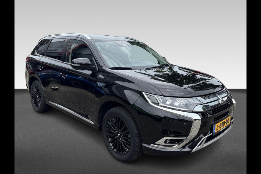 Mitsubishi Outlander 2.4 PHEV LIMITED + adaptive cruise controle | elektrische achterklep | Tom Tom | verwarmbaar stuurwiel