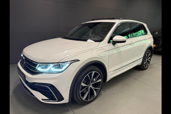 Volkswagen Tiguan 1.4 TSI eHybrid 2XR-LINE PANO/NAVI/V-COCKPIT/DAB/CARPLAY/H-UP/CAM///