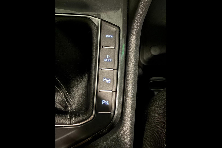 Volkswagen Tiguan 1.4 TSI eHybrid 2XR-LINE PANO/NAVI/V-COCKPIT/DAB/CARPLAY/H-UP/CAM///