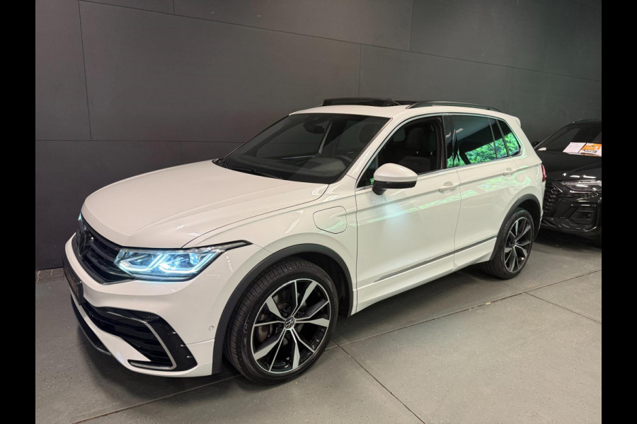 Volkswagen Tiguan 1.4 TSI eHybrid 2XR-LINE PANO/NAVI/V-COCKPIT/DAB/CARPLAY/H-UP/CAM///