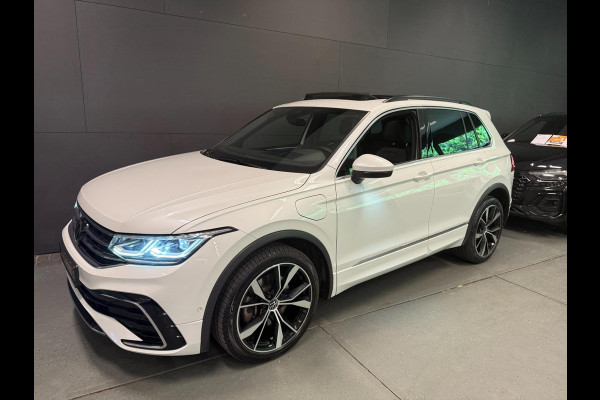 Volkswagen Tiguan 1.4 TSI eHybrid 2XR-LINE PANO/NAVI/V-COCKPIT/DAB/CARPLAY/H-UP/CAM///