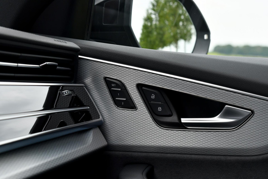 Audi Q8 60 TFSI e quattro Pro Line S Competition. BTW, RS Zetels, Pano, HUD, Laser, B&O, 360 3D, Trekh, Memory, ACC, Keyless, 23"!