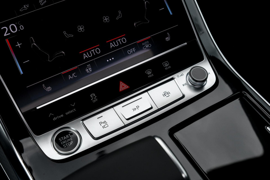 Audi Q8 60 TFSI e quattro Pro Line S Competition. BTW, RS Zetels, Pano, HUD, Laser, B&O, 360 3D, Trekh, Memory, ACC, Keyless, 23"!