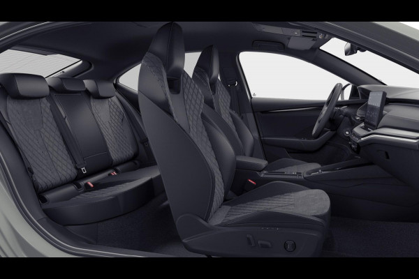 Škoda Octavia Sportline Tour m-HEV 1.5 TSI 150 pk 7 versn. DSG | Navigatie pakket | Soundsystem Canton | Travel Assist | Winter pakket | Trekhaak wegklapbaar | Elektrisch verstelbare voorstoelen | 19 inch lichtmetalen velgen