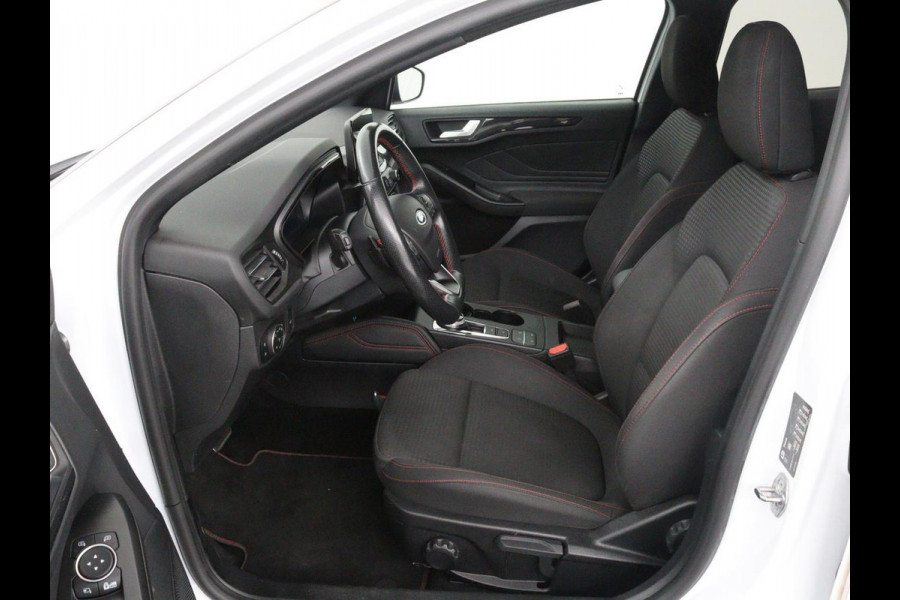 Ford Focus 1.5 EcoBoost ST Line X | Camera | Carplay | Trekhaak | Full LED | Navigatie | Keyless | Digital Cockpit | Climate control | Parkeerhulp | Cruise control