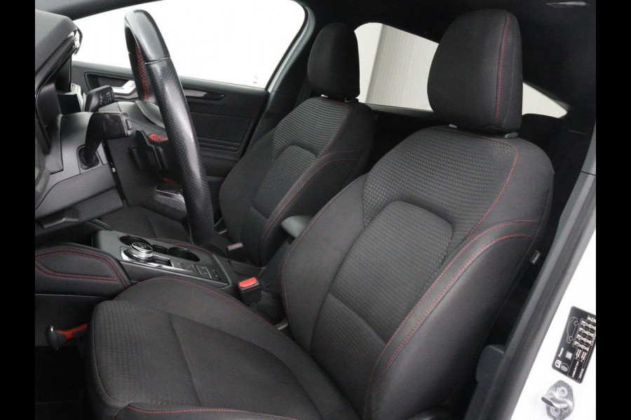 Ford Focus 1.5 EcoBoost ST Line X | Camera | Carplay | Trekhaak | Full LED | Navigatie | Keyless | Digital Cockpit | Climate control | Parkeerhulp | Cruise control