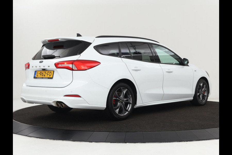 Ford Focus 1.5 EcoBoost ST Line X | Camera | Carplay | Trekhaak | Full LED | Navigatie | Keyless | Digital Cockpit | Climate control | Parkeerhulp | Cruise control