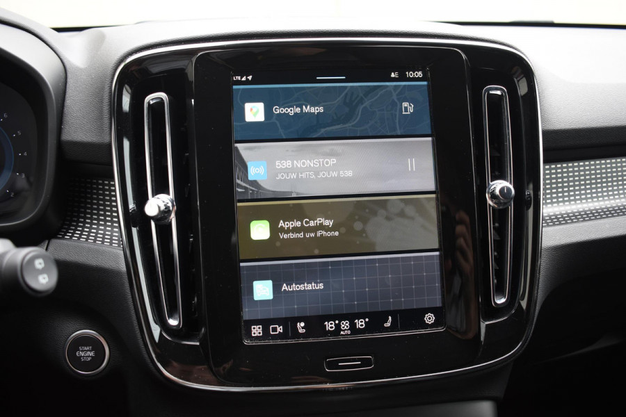 Volvo XC40 B3 177PK Plus Dark / Navigatie / Camera / Parkeersensoren / Adaptieve Cruise control / Elektrische stoelen / Harman Kardon / Panorama dak / LM velgen /