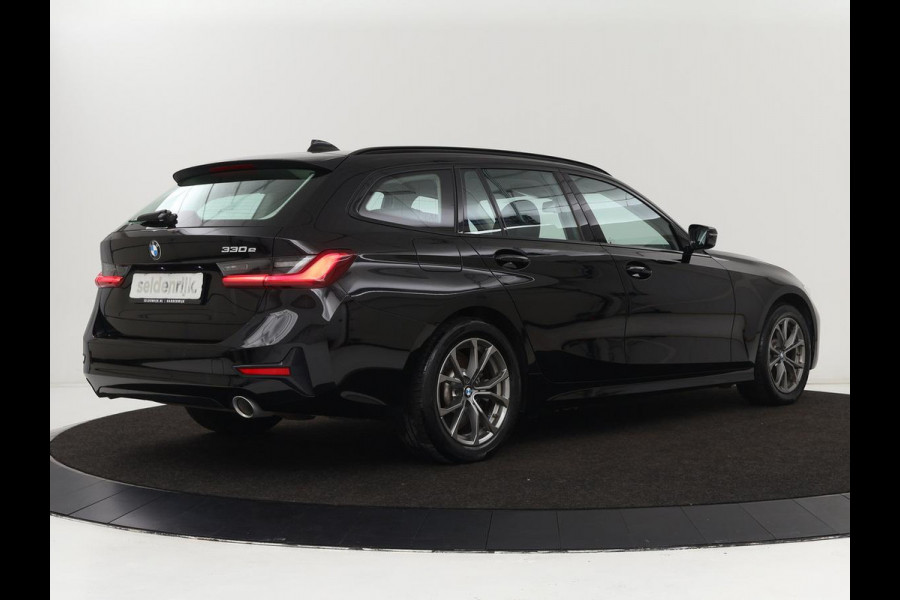 BMW 3-serie 330e Sport Line | Stoelverwarming | Half leder | Carplay | Sportstoelen | Live Cockpit | Sfeerverlichting | Navigatie | Full LED