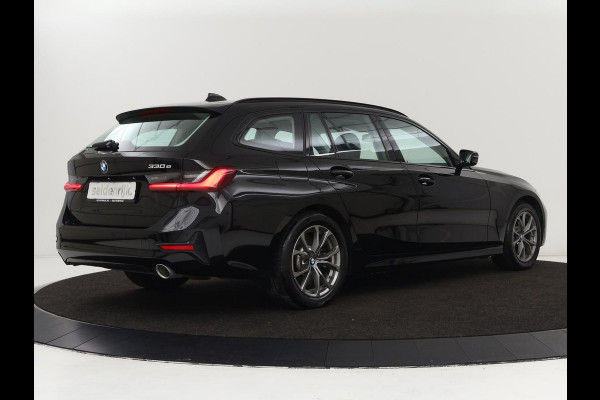 BMW 3-serie 330e Sport Line | Stoelverwarming | Half leder | Carplay | Sportstoelen | Live Cockpit | Sfeerverlichting | Navigatie | Full LED