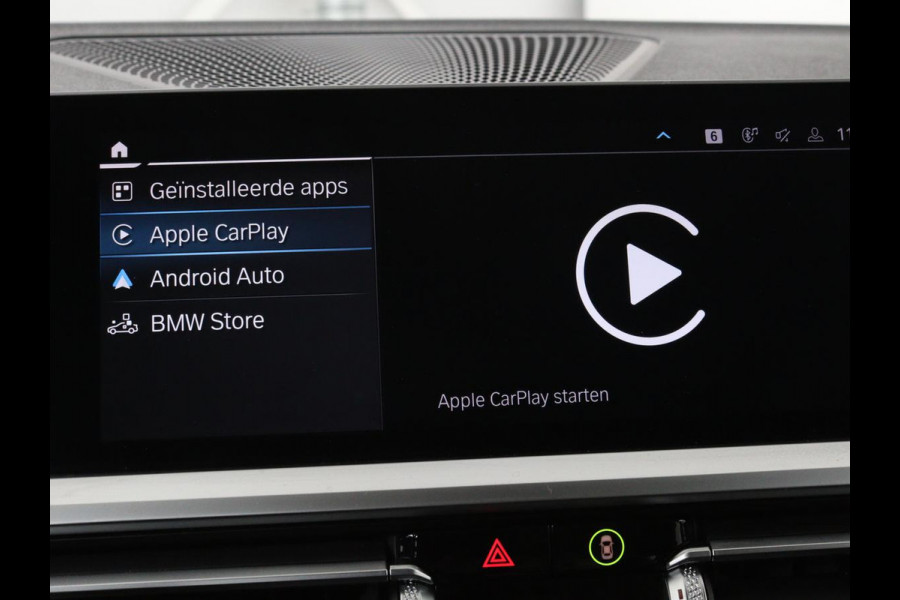 BMW 3-serie 330e Sport Line | Stoelverwarming | Half leder | Carplay | Sportstoelen | Live Cockpit | Sfeerverlichting | Navigatie | Full LED