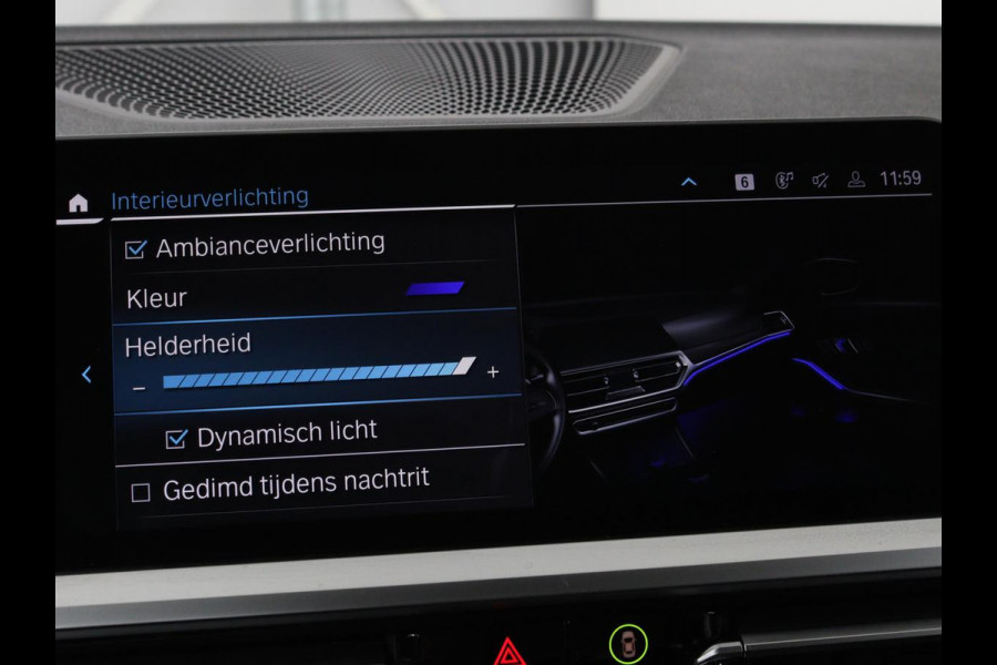 BMW 3-serie 330e Sport Line | Stoelverwarming | Half leder | Carplay | Sportstoelen | Live Cockpit | Sfeerverlichting | Navigatie | Full LED