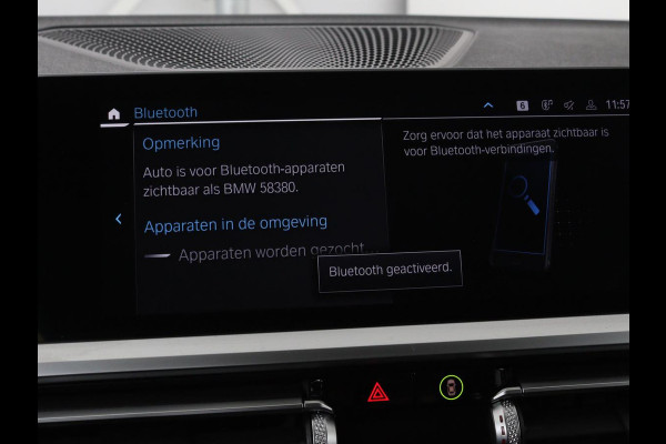 BMW 3-serie 330e Sport Line | Stoelverwarming | Half leder | Carplay | Sportstoelen | Live Cockpit | Sfeerverlichting | Navigatie | Full LED
