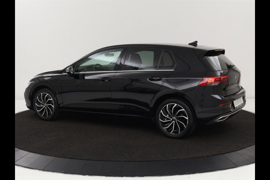 Volkswagen Golf 1.4 eHybrid Style | Stoelverwarming | Carplay | Sfeerverlichting | Navigatie | Full LED | Standkachel | Massage | Adaptive cruise | Memory