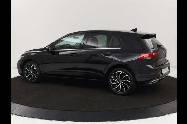 Volkswagen Golf 1.4 eHybrid Style | Stoelverwarming | Carplay | Sfeerverlichting | Navigatie | Full LED | Standkachel | Massage | Adaptive cruise | Memory