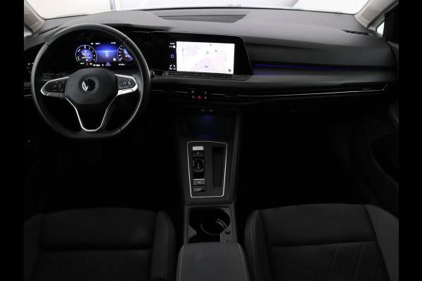 Volkswagen Golf 1.4 eHybrid Style | Stoelverwarming | Carplay | Sfeerverlichting | Navigatie | Full LED | Standkachel | Massage | Adaptive cruise | Memory