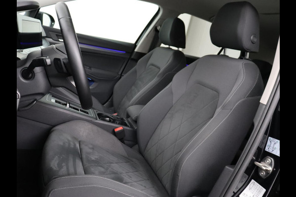 Volkswagen Golf 1.4 eHybrid Style | Stoelverwarming | Carplay | Sfeerverlichting | Navigatie | Full LED | Standkachel | Massage | Adaptive cruise | Memory