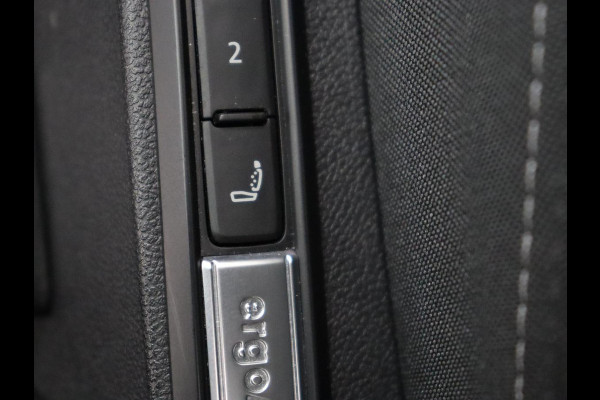 Volkswagen Golf 1.4 eHybrid Style | Stoelverwarming | Carplay | Sfeerverlichting | Navigatie | Full LED | Standkachel | Massage | Adaptive cruise | Memory