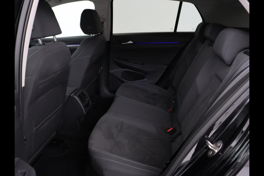 Volkswagen Golf 1.4 eHybrid Style | Stoelverwarming | Carplay | Sfeerverlichting | Navigatie | Full LED | Standkachel | Massage | Adaptive cruise | Memory