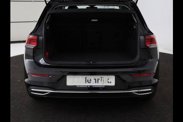Volkswagen Golf 1.4 eHybrid Style | Stoelverwarming | Carplay | Sfeerverlichting | Navigatie | Full LED | Standkachel | Massage | Adaptive cruise | Memory